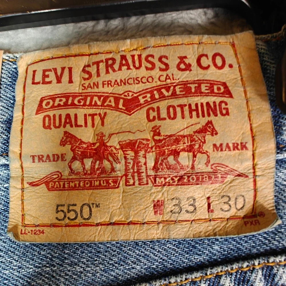 Levis tapered feature